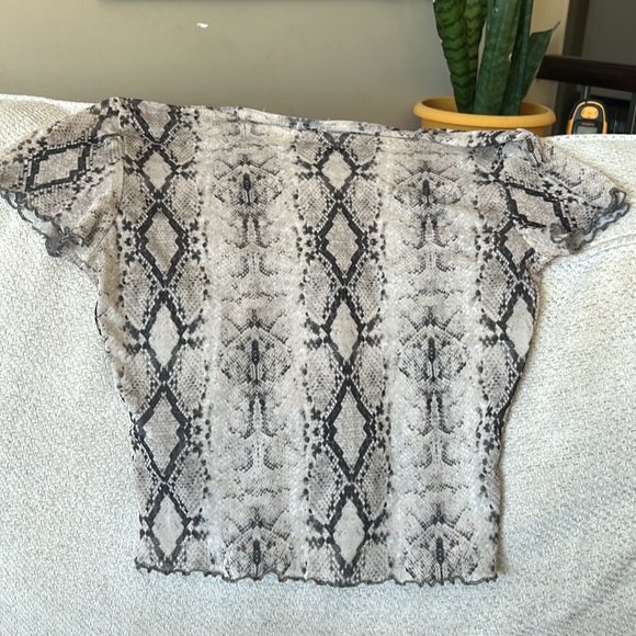 Garage snake print mesh top - Picture 2 of 3